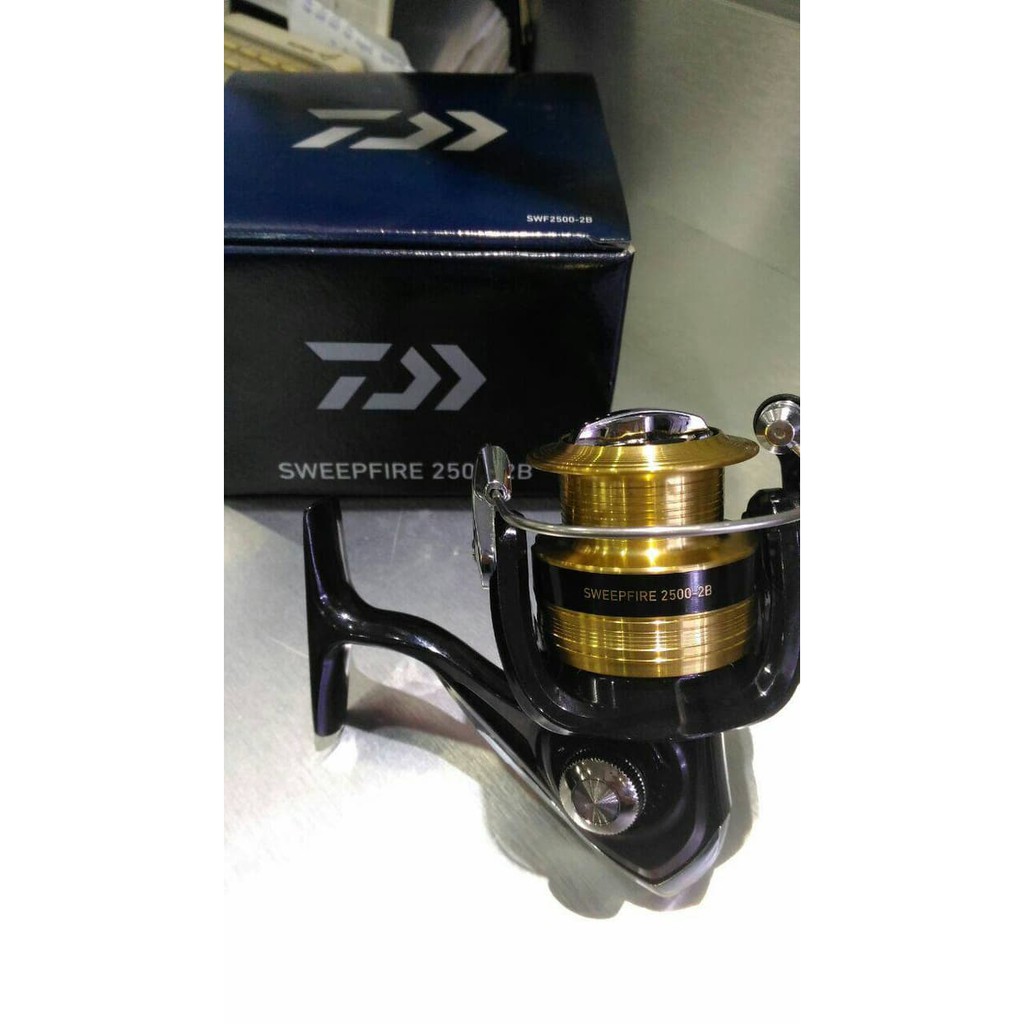 Terlaris Reel Daiwa Sweepfire 2500