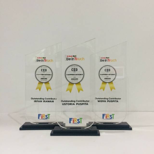 

JUAL Piagam wisuda,piagam penghargaan,piagam akrilik murah,piagam wisuda ,piagam olahraga,piagam