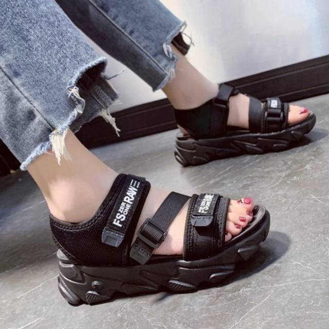 Sandal Tali Wanita Sol Tebal 001870 Wedges Sandals With Gesper