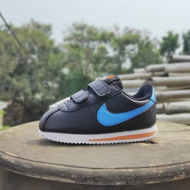 nike cortez biru