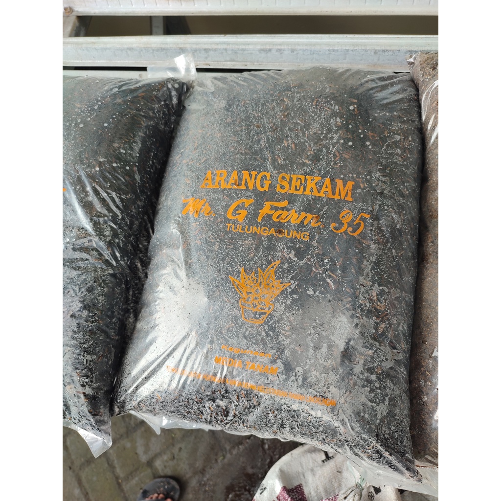 Media Tanam Arang Sekam Bakar Tanah Subur Media Tanam Organik Sekam Bakar Murni