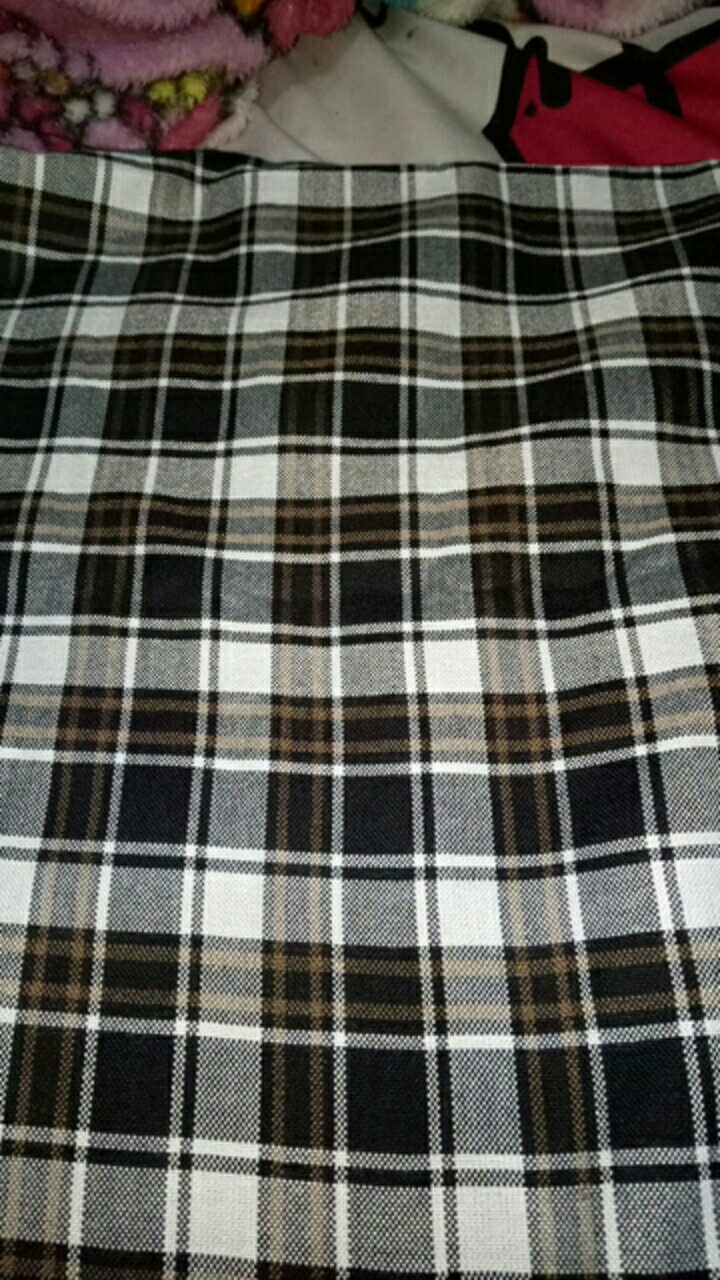 Banting Harga Kain Kotak Semi Wool ( Coklat Hitam Putih ) Harga Per 25