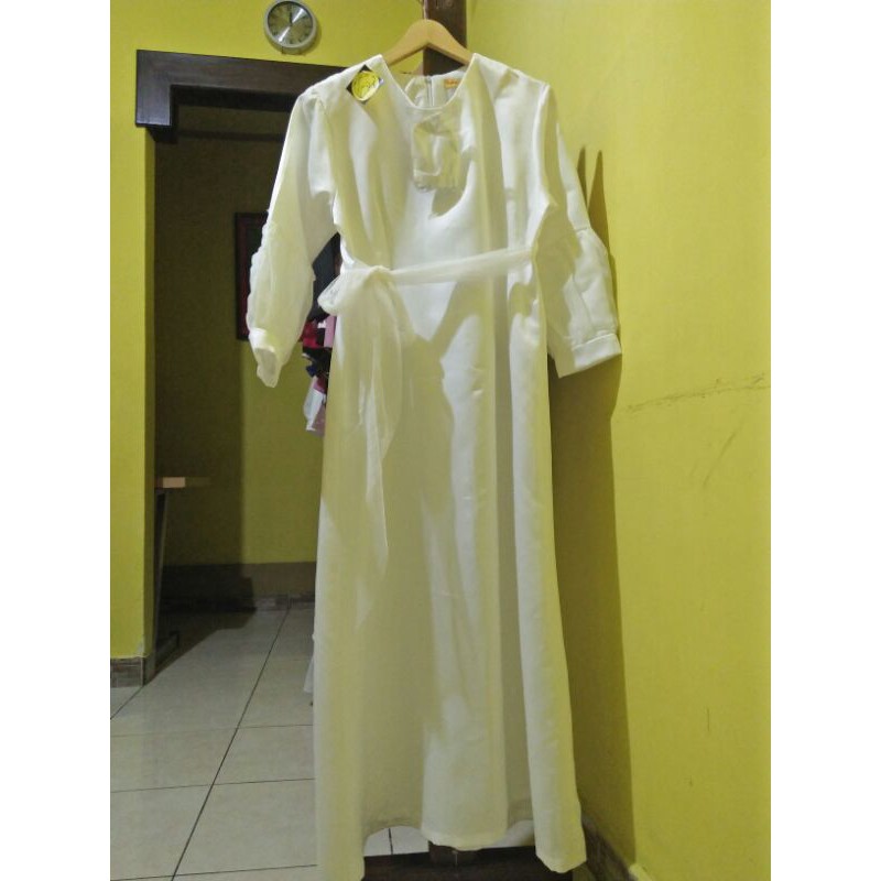 SOLD OUT gamis lengan balon ,gamis kekinian,produk UMKM,blouse balon,dress balon,dress putihe