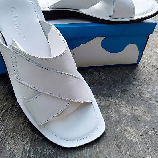 Sandal kulit pria/Sendal pria warna putih original kulit  bandung.