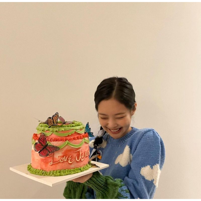 JENNIE DUPES CLOUD SWEATER PUFF LENGAN PANJANG