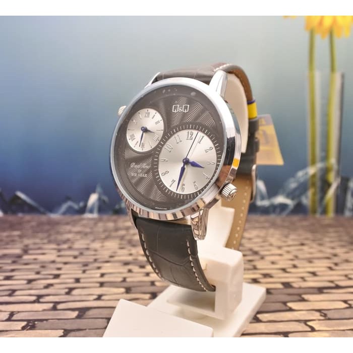 Q&Q QQ Analog Jam Tangan Pria Kulit Dual Time Abu QZ22J515Y Original