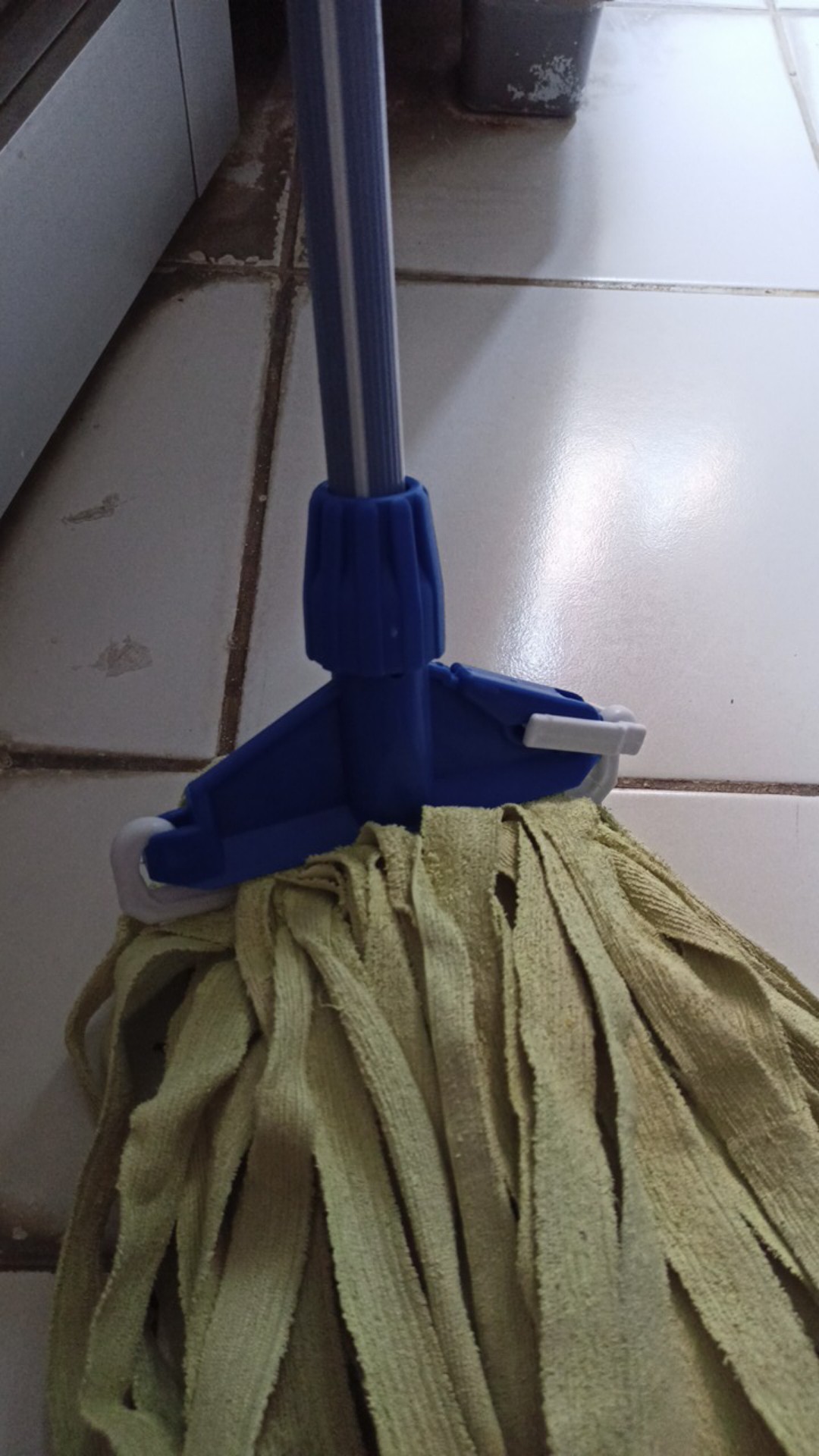 Plastic Mop Holder / Mop Clip / Mop Handle