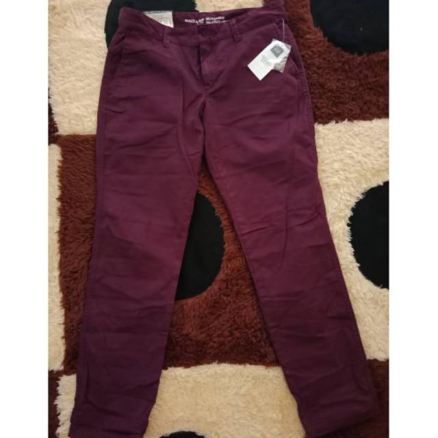 Gap girlfriend khaki -ruby wine