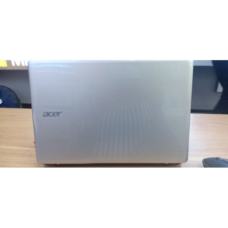 Laptop acer aspire V5 bekas pakai