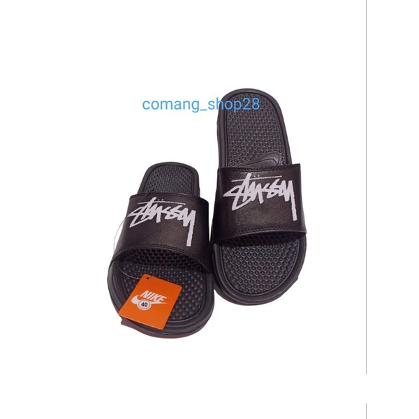 Sandal Sendal Slop Selop Slip On Slide Pria Wanita Cowok Cewek Laki Laki Casual Kekinian Murah NK Stussy Hitam Lis Putih