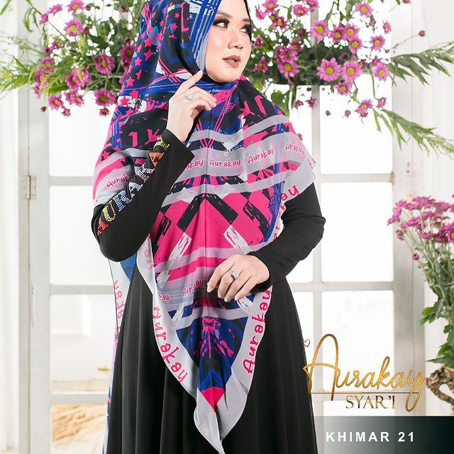 Khimar Magenta by Aurakay