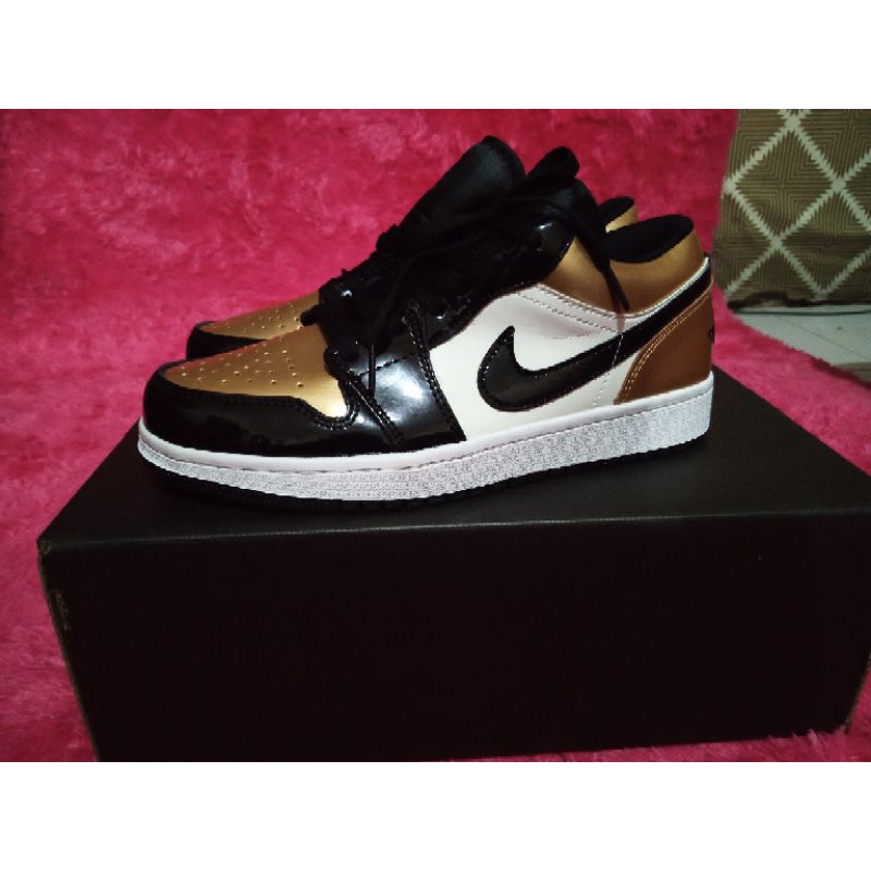 SEPATU AIR JORDAN 1 BLACK GOLD MIRROR QUALITY