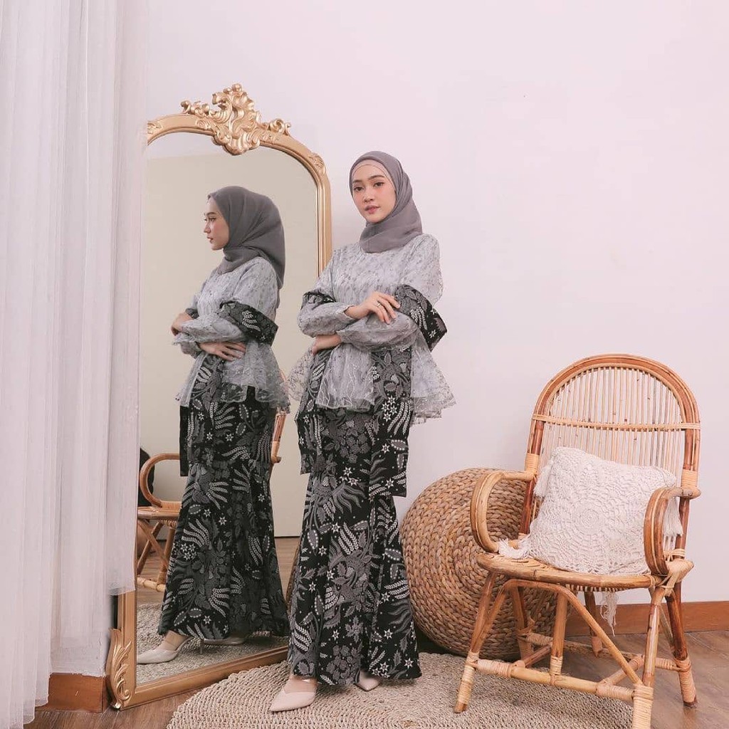 SHOPASHOP SOLO Batik Kebaya Couple Vanela Mermaid Tulle mutiara duyung