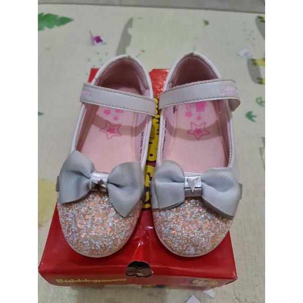 preloved sepatu anak perempuan bubble gumers
