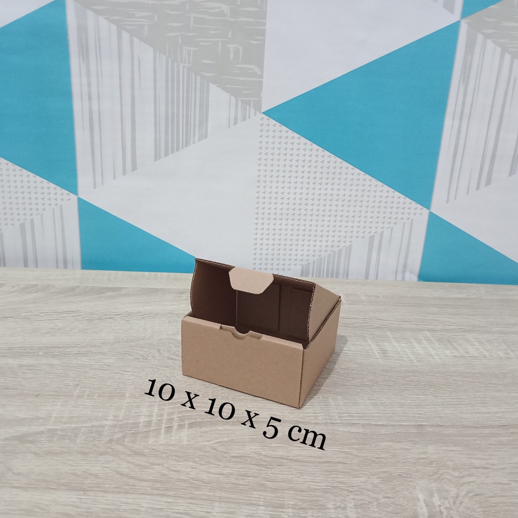 

Kardus 10 x 10 x 5 cm....Die Cut kotak aksesoris dll