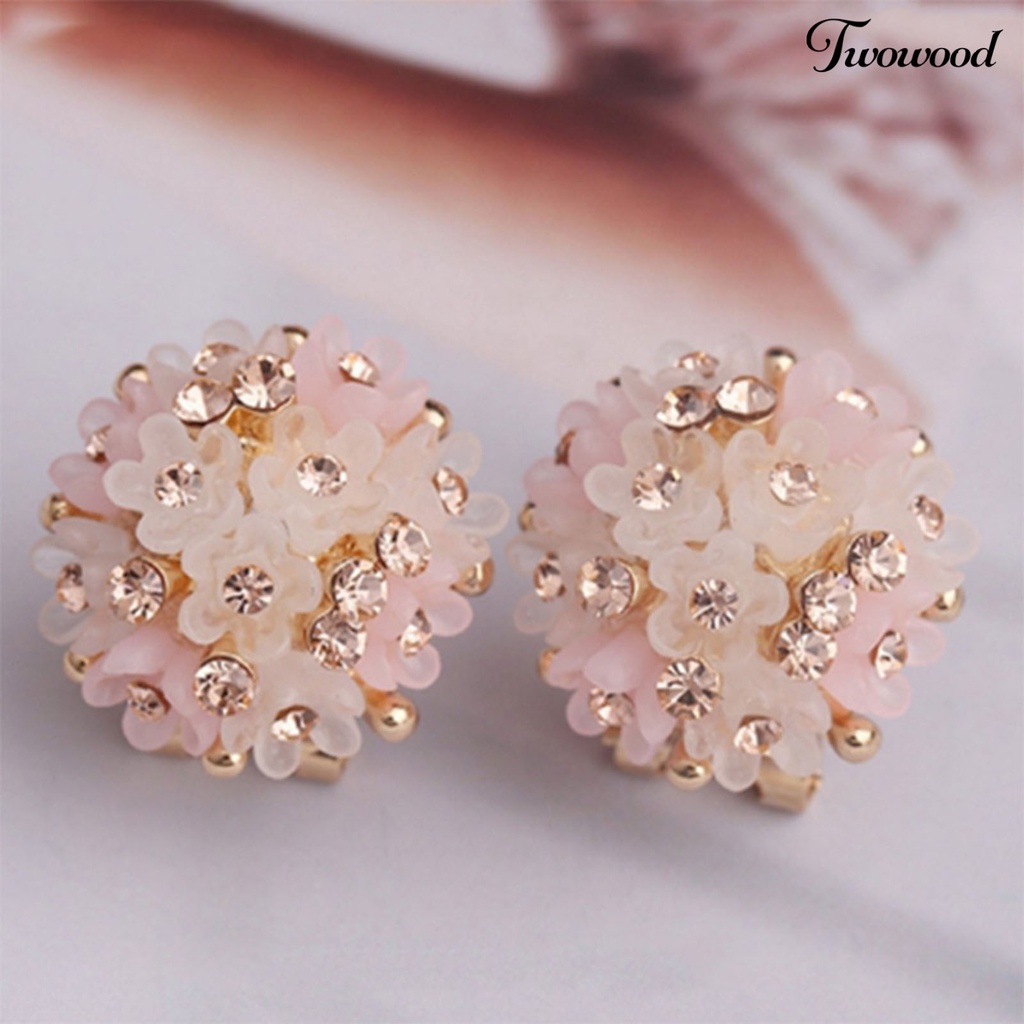 Twowood 1 Pair Earrings Anti-fade Compact Resin Strong Construction Flower Ball Women Earrings Party Supplies