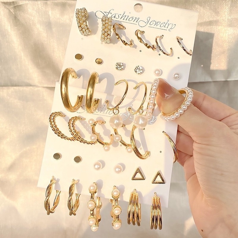 34pcs / Set Anting Stud Rumbai Desain Kupu-Kupu Aksen Mutiara Warna Emas Gaya Retro Untuk Wanita