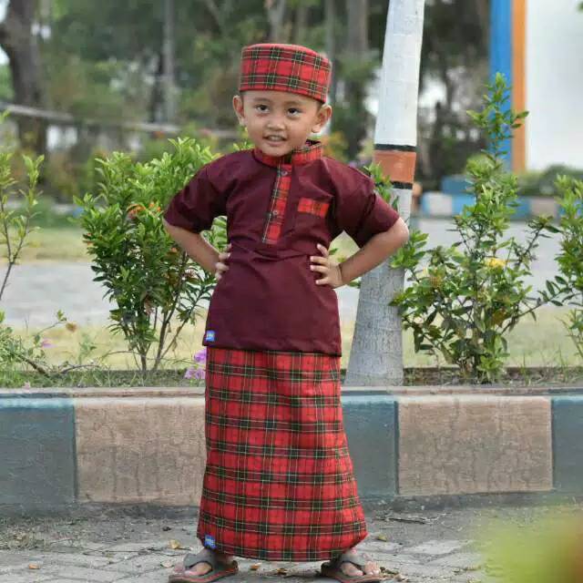 Sarung Instan Anak Warna  Merah  Model Celana  Sarung 