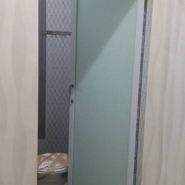 Pintu kamar mandi aluminium