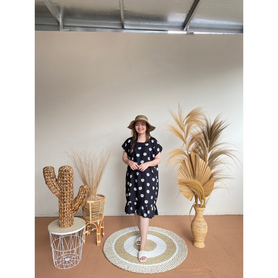 Daster Viral Ruffle Busui Friendly Resleting Depan Lengan Pendek | Daster Kekinian Busui Murah | Daster Rayon Busui Motif Terbaru Panjang Selutut-Busui DaisyHitam