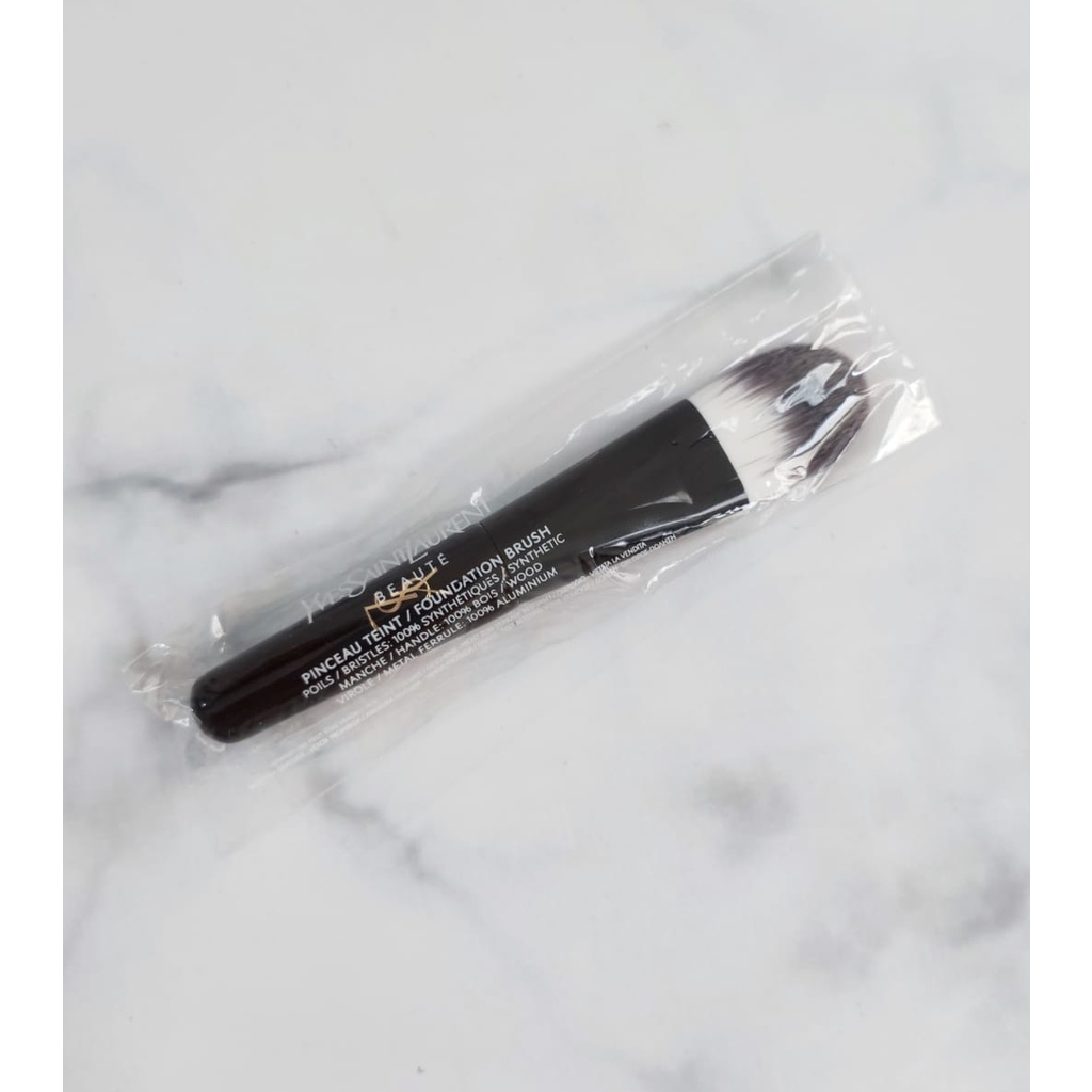 YSL Yves Saint Laurent Foundation Brush mini