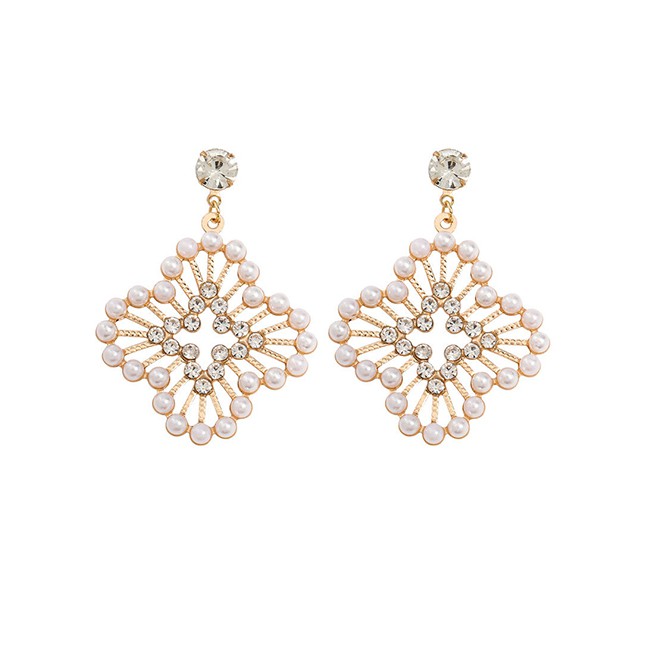 LRC Anting Tusuk Fashion Golden Floral Alloy Acrylic And Pearl Earrings K10060