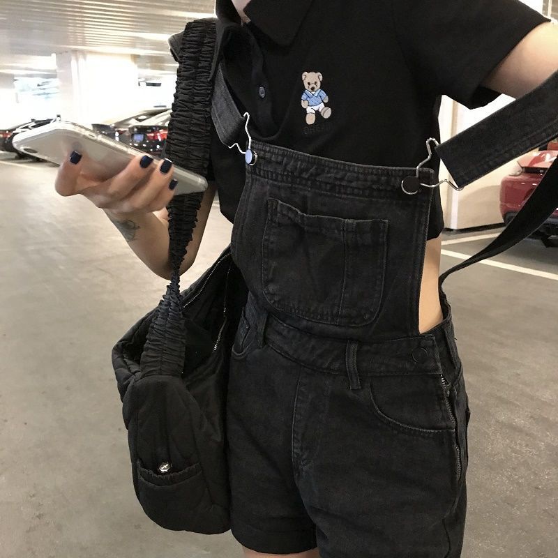 Celana pendek overall denim hitam fashion kecil longgar gaya kuliah lucu keriting pendek hot pants w