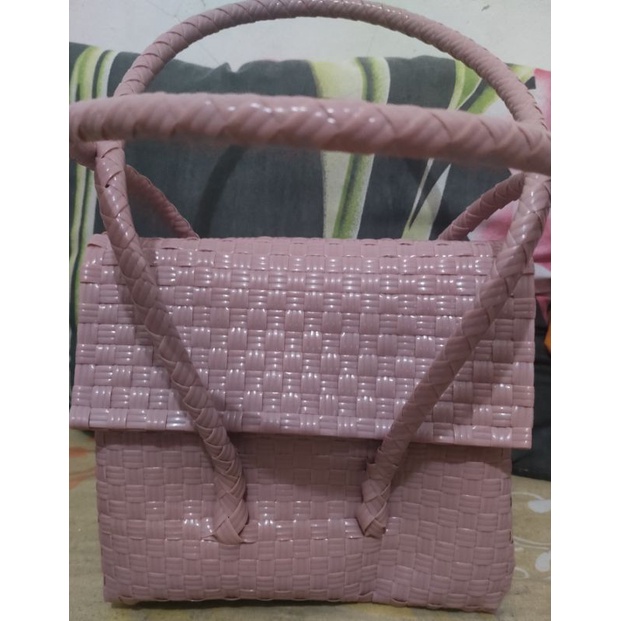 Tas Anyaman Jali Premium Pink Nude/ Tas Wanita Anyaman Premium Clip Magnet/ kristal Bag Ukuran S