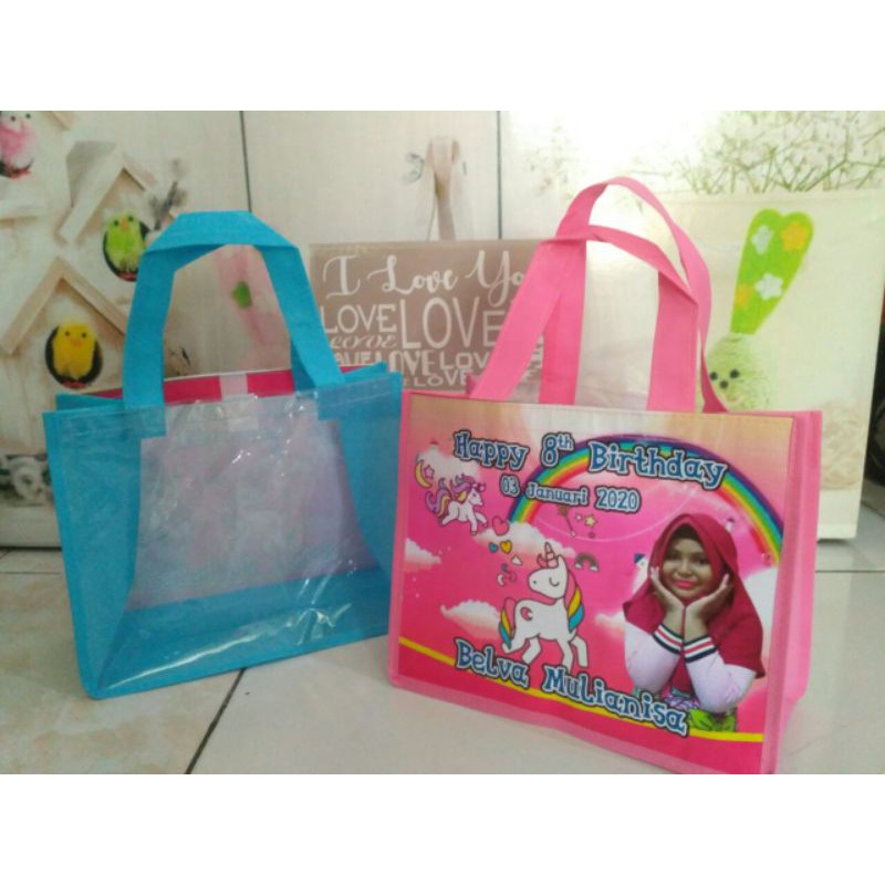 

TAS ULTAH KOMBINASI MIKA / TAS BOX KFC/ TAS BOX BENTO/ MUAT KOTAK NASI 20X20/ TAS MIKA MURAH