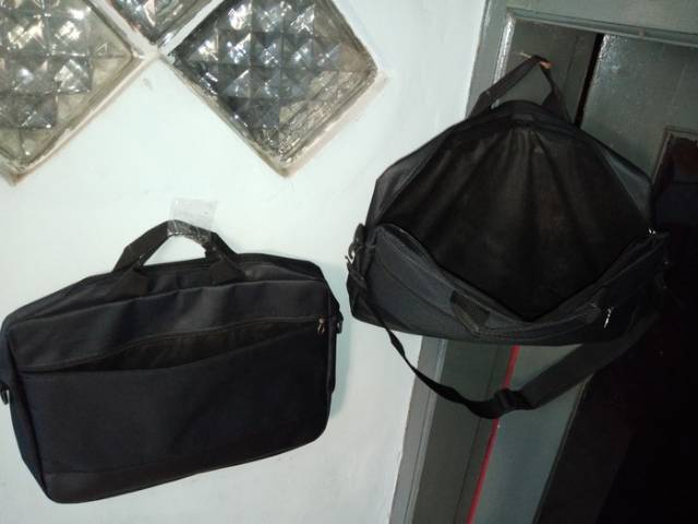 Tas laptop notebook 14 muat sampe 15 inch beli banyak makin murah cocok buat seminar toko komputer partai besar Glosir