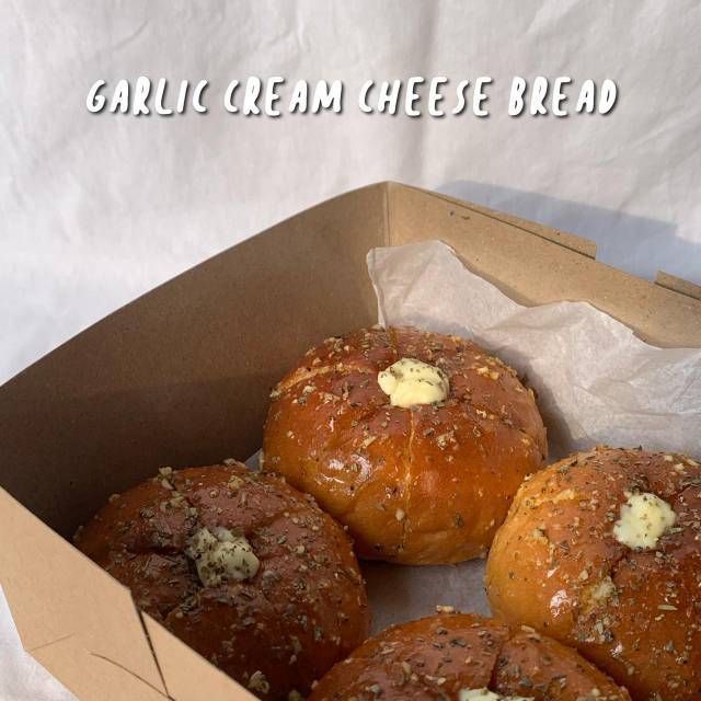 

Korean Garlic Cream Cheese Bread