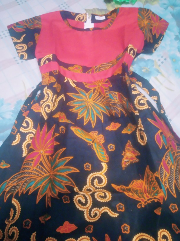 Batik Couple Dan Anak Mawar Daun