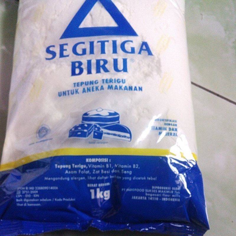 

Segitiga Biru Tepung terigu untuk aneka makanan