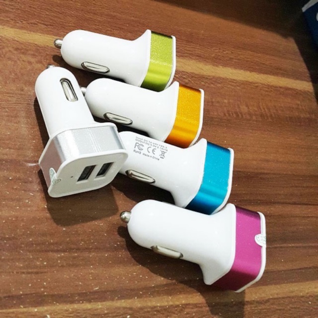 Saver 2output / car charger 2output / saver 2 USB (nopacking)