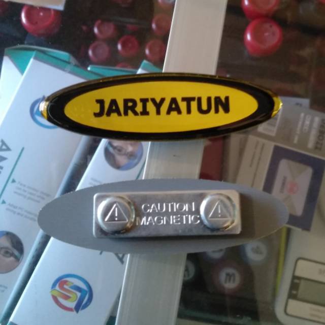 

Papan Nama Gold/Emas Magnet