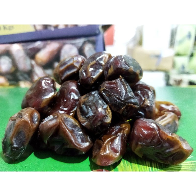 

KURMA MADU 1kg/KURMA LEMBUT/KURMA MURAH