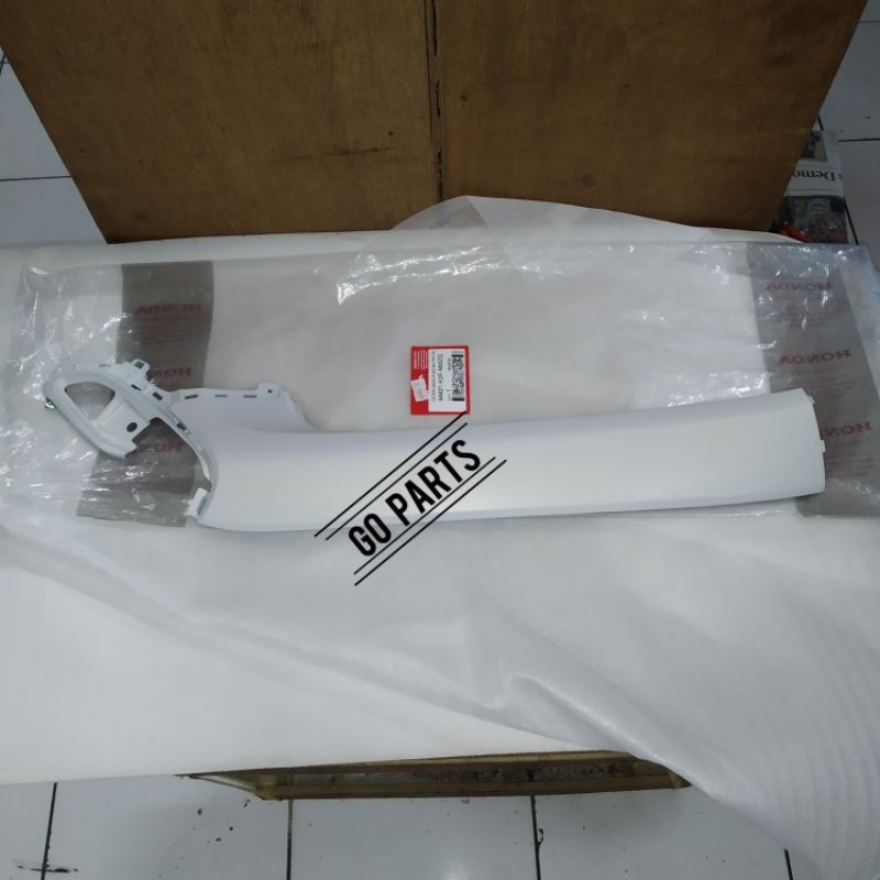 64421-K2F-N00ZQ Cover Tedeng Tameng Samping Lantai Kanan Putih Doff ORI Honda Scoooy FI ESP 2021