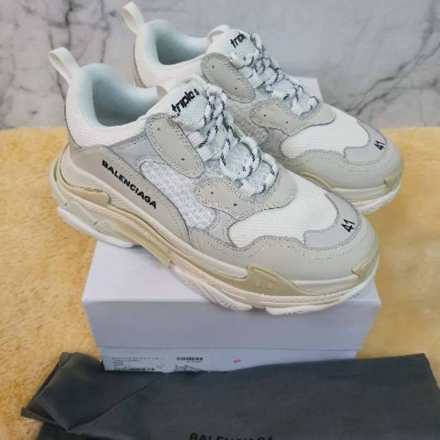 Balenciaga Triple s x Supreme