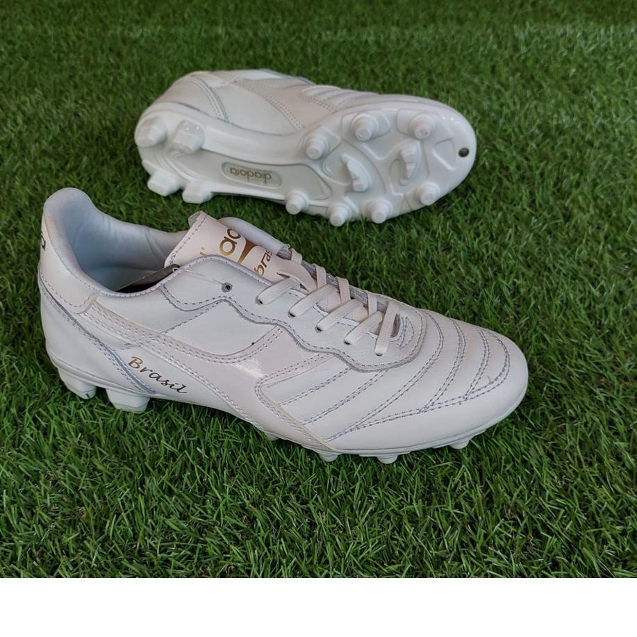 Terbaru.. Sepatu bola kulit diadora terbaru
