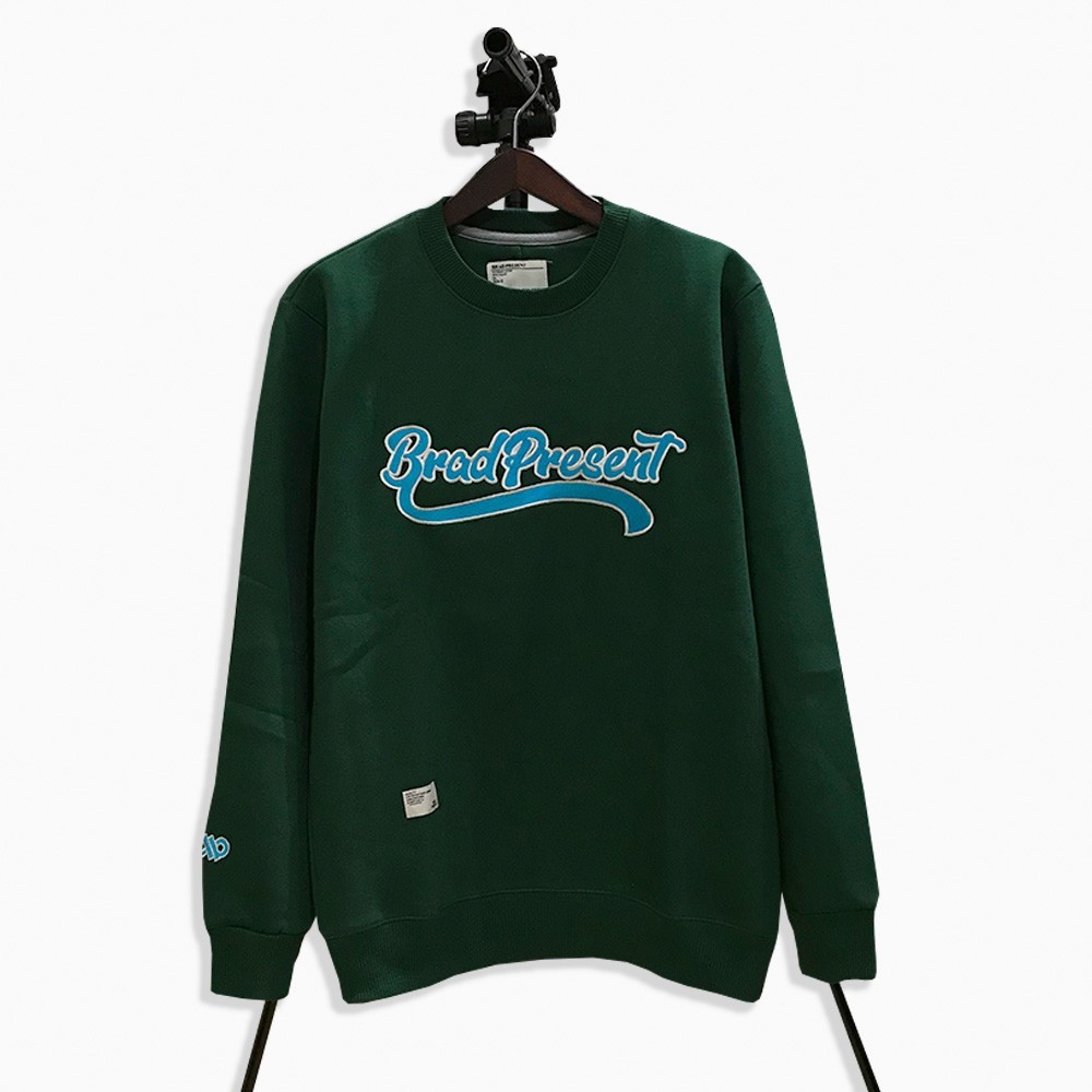 BRAD PRESENT ORIGINAL Sweater Crewneck cowok sweatshirt warna Green with logo series art seri Gs402