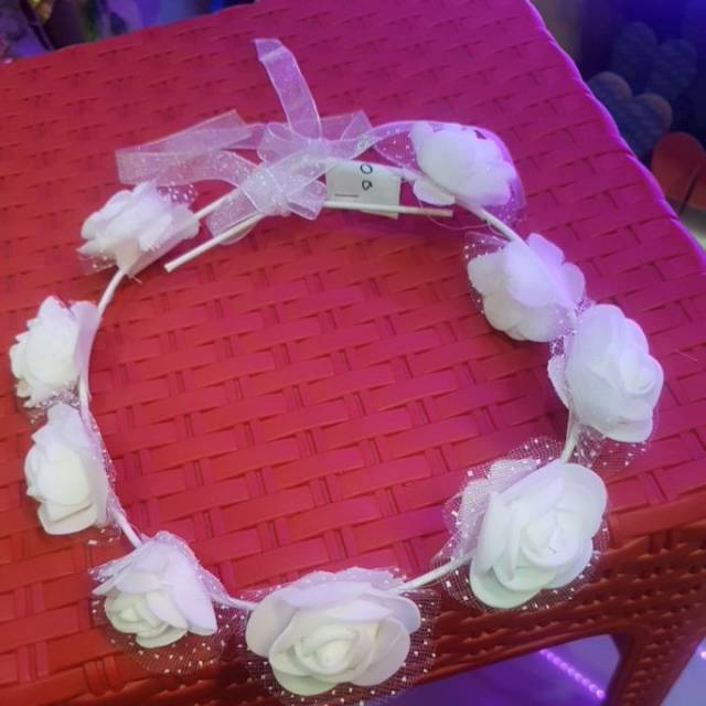 Flower crown mawar putih