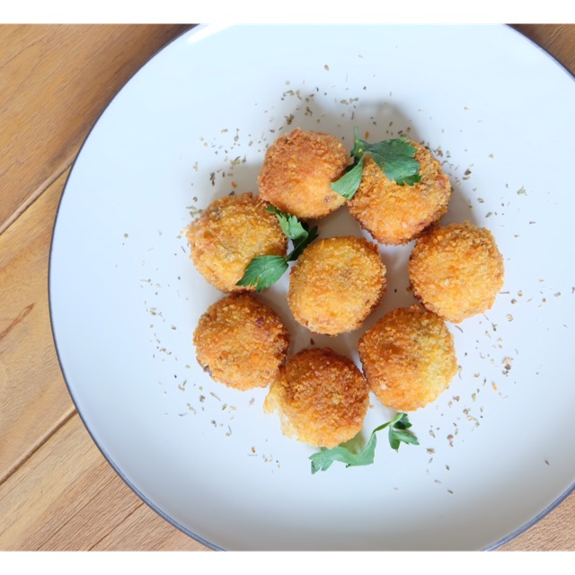 

Cheesy Beef Bitterballen