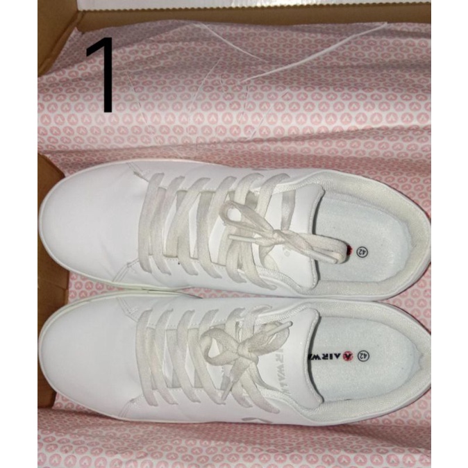 Preloved Sneakers Airwalk JAIRO Unisex Sneakers Shoes - White Ukuran 42