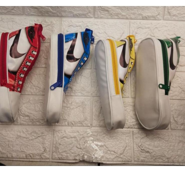 

TEMPAT PENSIL MODEL SEPATU KARAKTER & MOTIF NIKE ,,