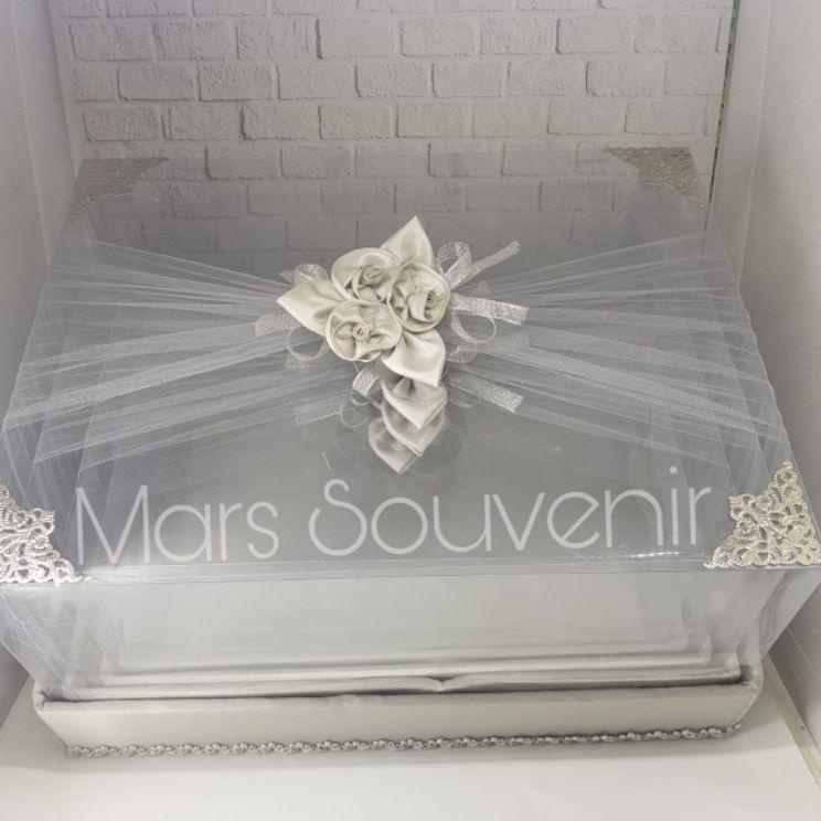 

Free Bubble Wrap Box Hantaran Seserahan Mika Tile Silver 1 Set Isi 4 Box -