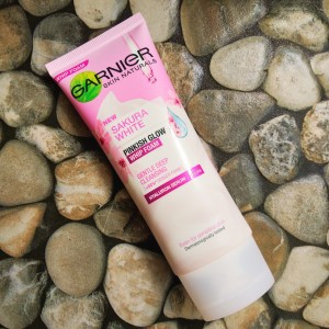 (Pembersih Wajah) Garnier Sakura White Hyaluron Cleanser Pinkish Glow Foam/Whip Facial Wash 100ml / 50ml - Pink Sabun Pencuci Wajah Cuci Muka Cleanser Face Wash