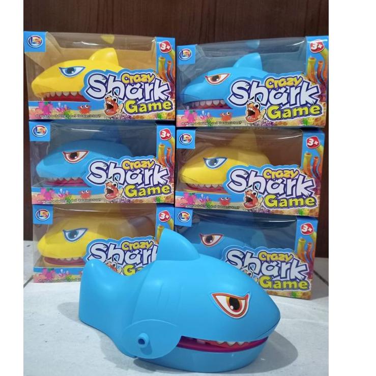 SALEE.. Mainan hiu gigit jari hiu shark mainan ikan hiu prank