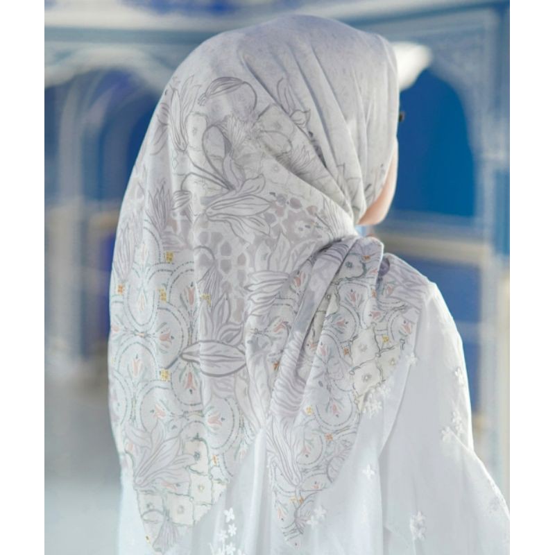 preloved buttonscarves maharani white