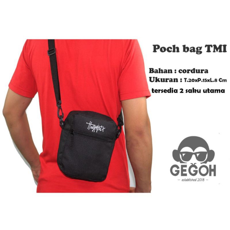 Poch bag hitam / Poch bag murah / Poch bag distro / Poch bag hitam / tas kecil hitam