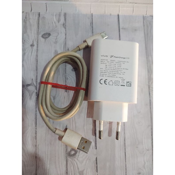 CHARGER ORIGINAL VIVO 44W FLASH CHARGE VIVO V20 V21 V23 COPOTAN SECOND